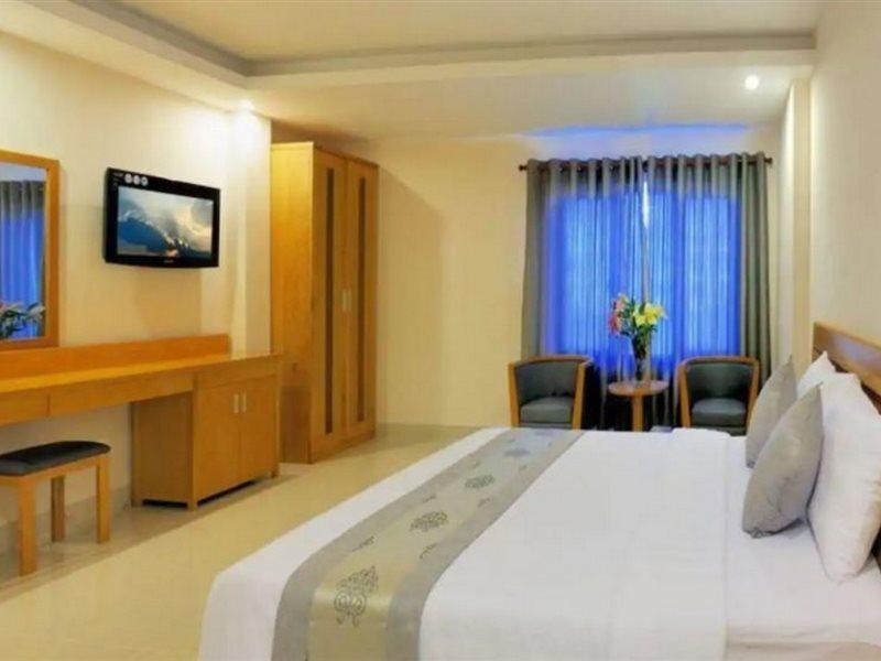 U And Me Hotel Tan Phong Exterior photo
