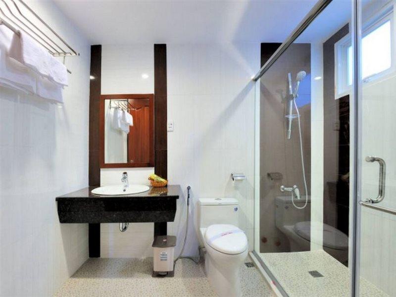 U And Me Hotel Tan Phong Exterior photo